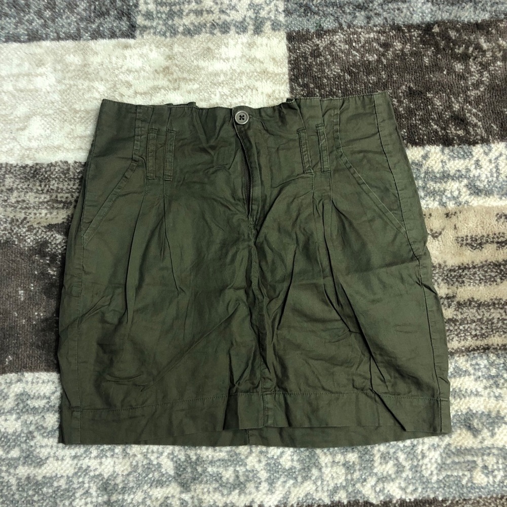 Short and cute dark green skirt